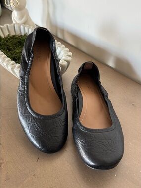 Vionic Black Women's Leather Ballet Flats